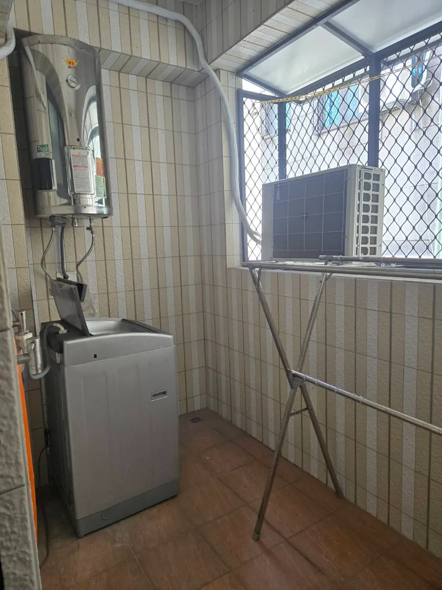 鹽埕光榮街｜限中山研究生全新電梯套房