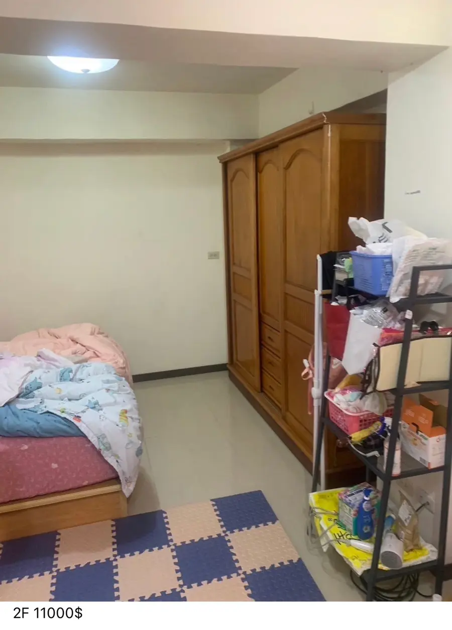 鹽埕新興街｜限中山學生雙人床套房