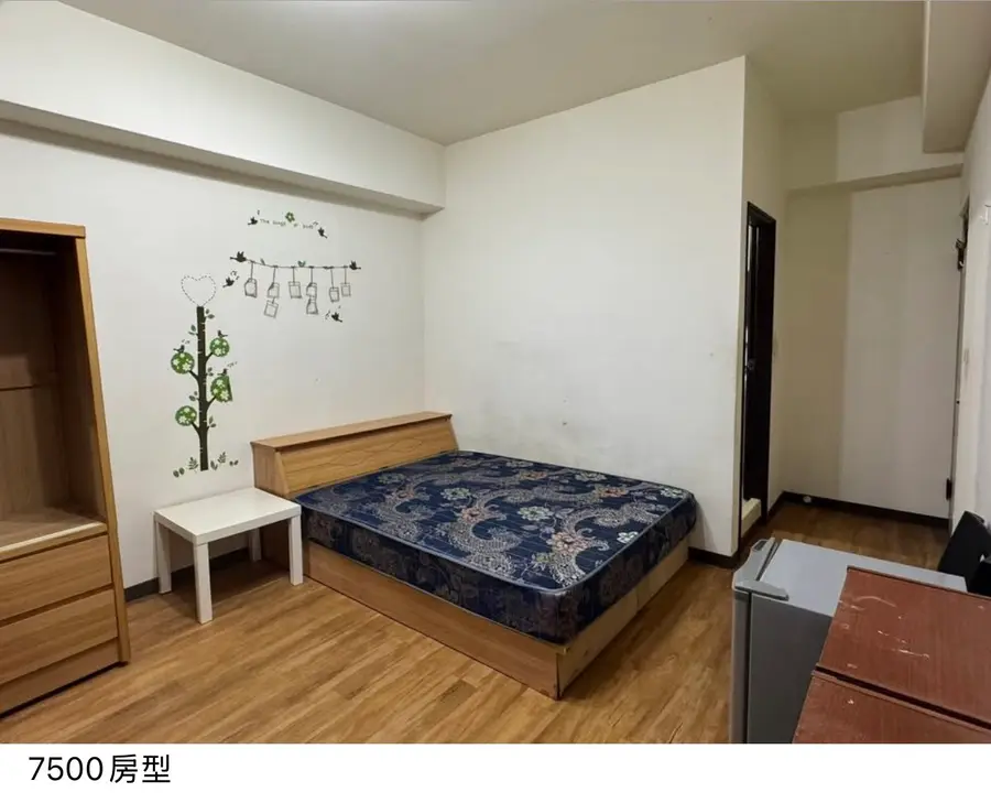 鹽埕新興街｜限中山學生雙人床套房